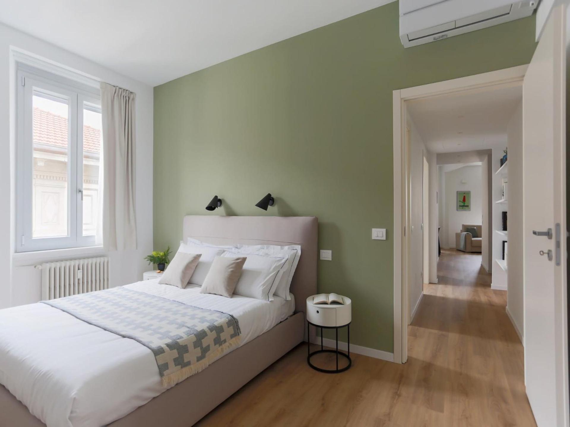 The Rent - Spacious And Renovated Two-bedroom Downtown Apartment Milan